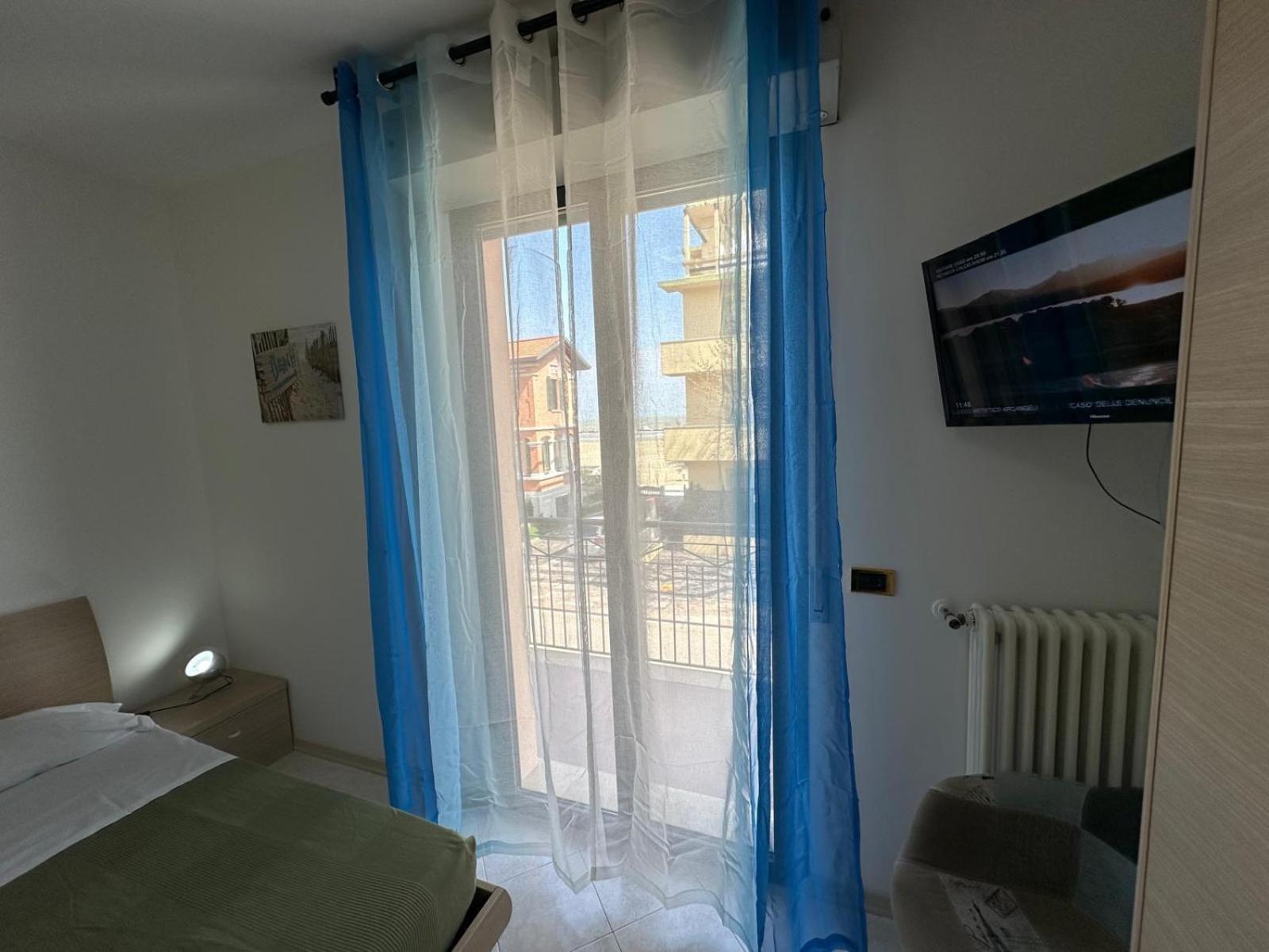 Beach House Holiday Apartments Rimini Zewnętrze zdjęcie